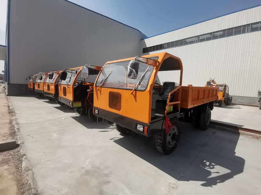 隨車挖運(yùn)輸車